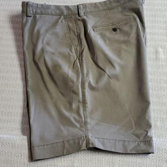 Tommy Bahama Embroidered Logo High Rise Green-Khaki Sz 38 Shorts w Pockets - Picture 8 of 15